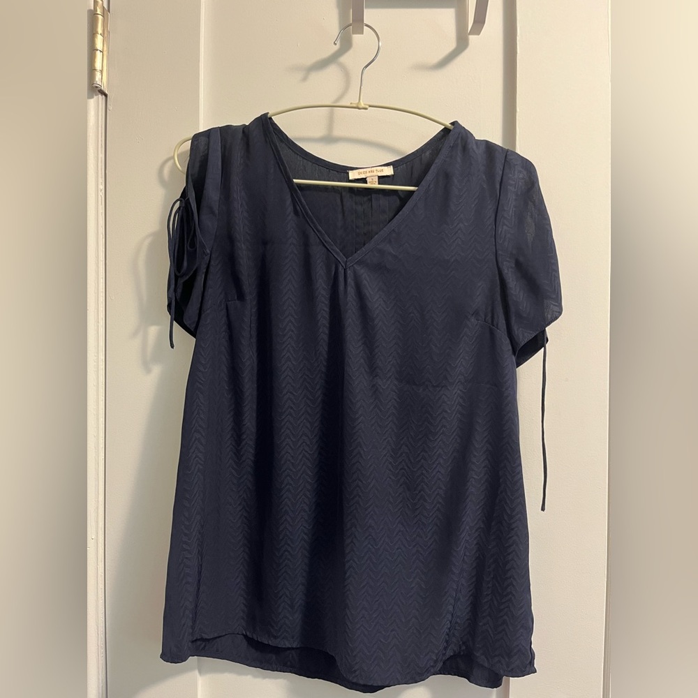 Skies Are Blue short sleeve navy top